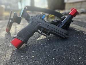 Red dot pistol class